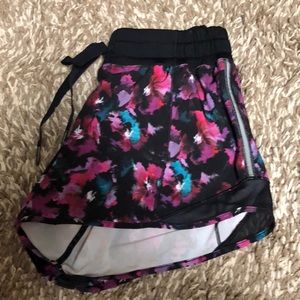 Lululemon hotty hot shorts long